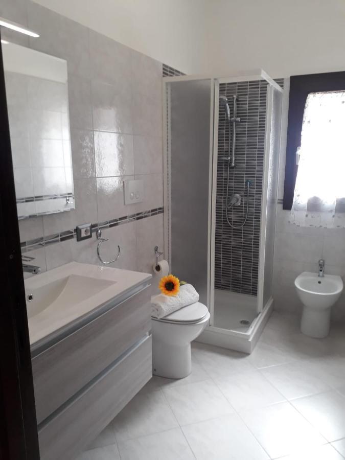 Il Girasole Apartment Bosa Bagian luar foto