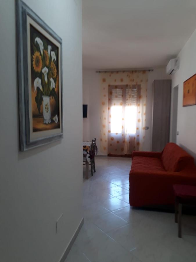 Il Girasole Apartment Bosa Bagian luar foto